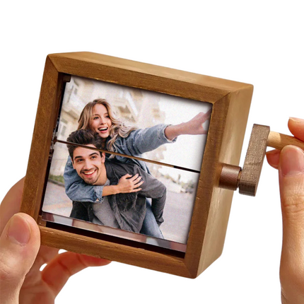 Crank Photo Box