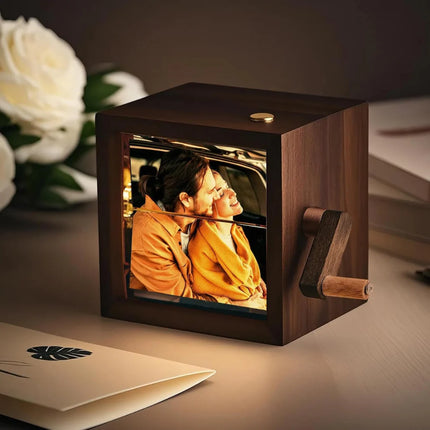 Crank Photo Box