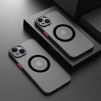 Black / iPhone 15
